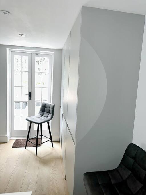Londwell, Luxe And Leaves, Chelsea Flat With Private Garden Apartamento Londres Exterior foto